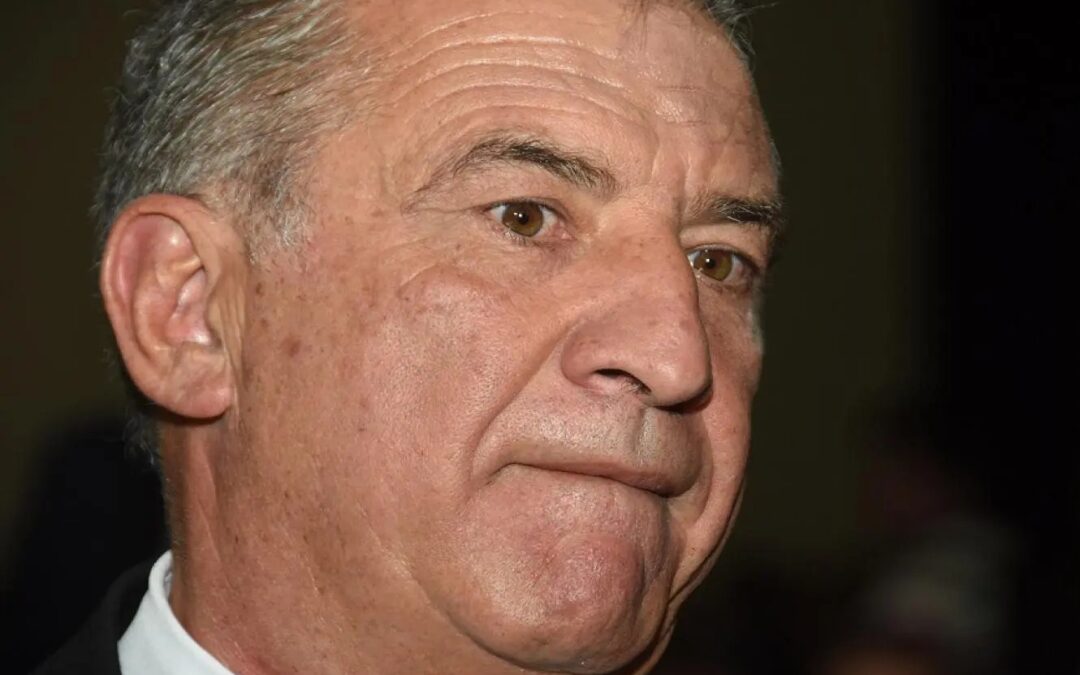 El juez de Garantías de Paraná ordenó retenerle 8 millones de pesos a Urribarri