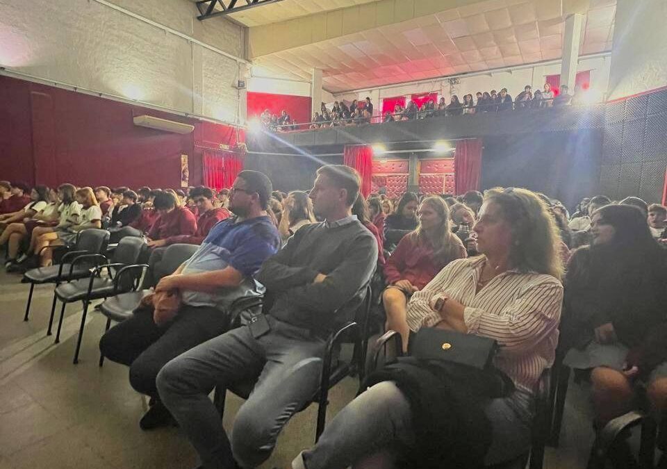 CHAJARI: IMPORTANTE REUNION Y CHARLA SOBRE LUDOPATIA DIGITAL