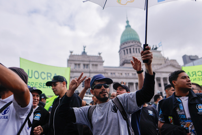 Masivo respaldo a los jubilados en el Congreso