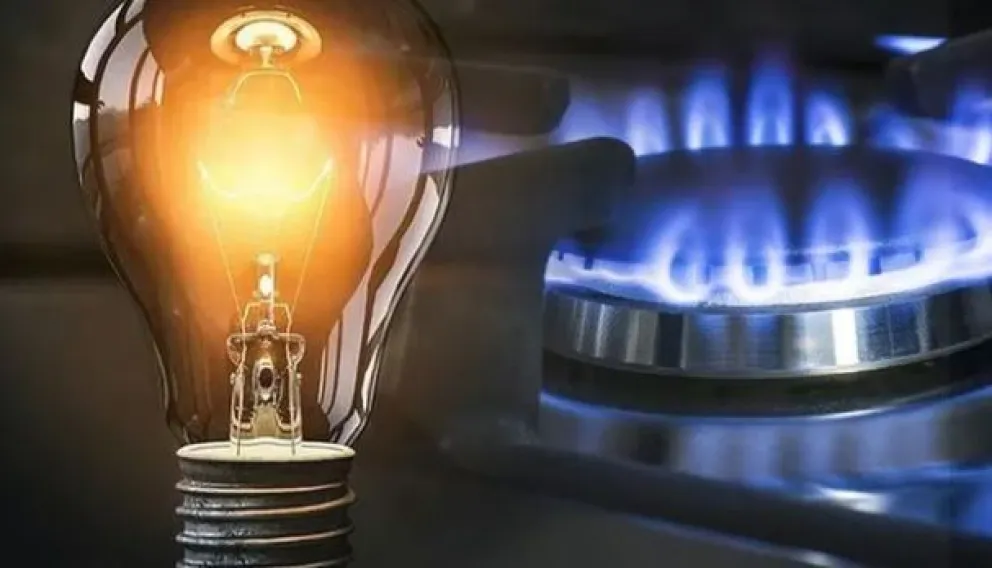 CUANDO GOBIERNA EL FONDO: El Gobierno se comprometió con el FMI a quitar los subsidios en las tarifas de luz y gas a los hogares de clase media