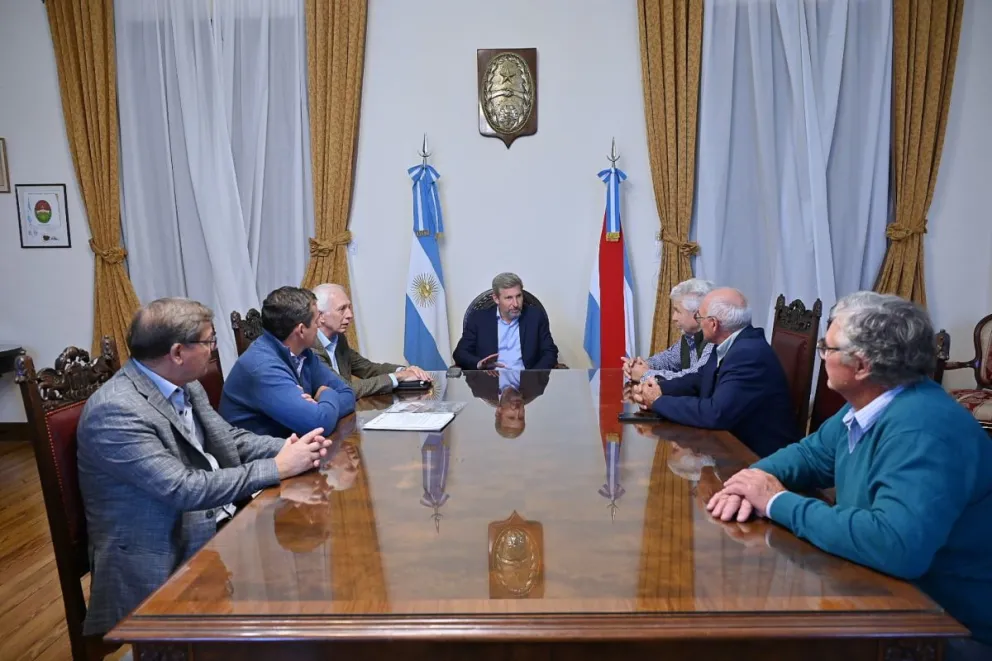 Frigerio y dirigentes rurales avanzaron en la puesta en marcha de un nuevo puerto cerealero en La Paz