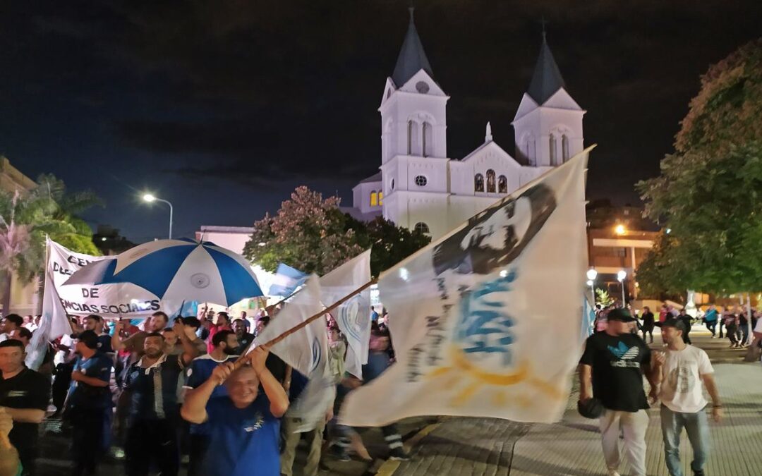 La marcha por el paro unió las dos plazas céntricas en Concordia
