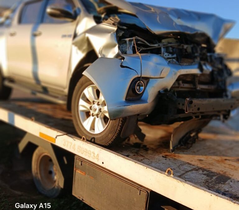 Conductor destrozó su camioneta al chocar un animal sobre la Autovía Artigas