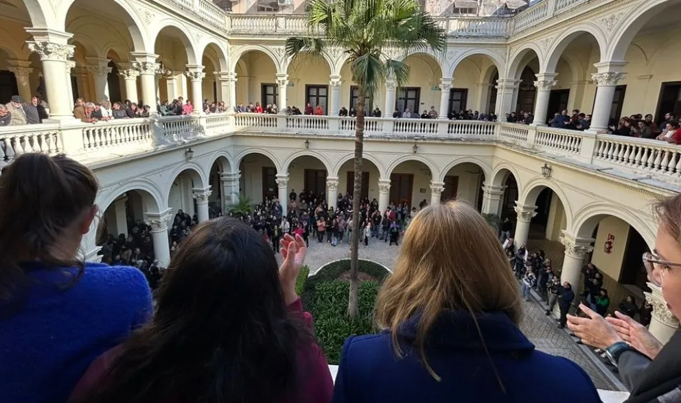 Reducción de horas extras: Siguen las asambleas en Casa de Gobierno