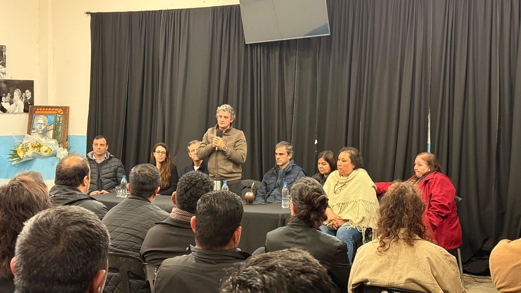 Bravo recibió a los candidatos del Justicialismo en una sede partidaria colmada