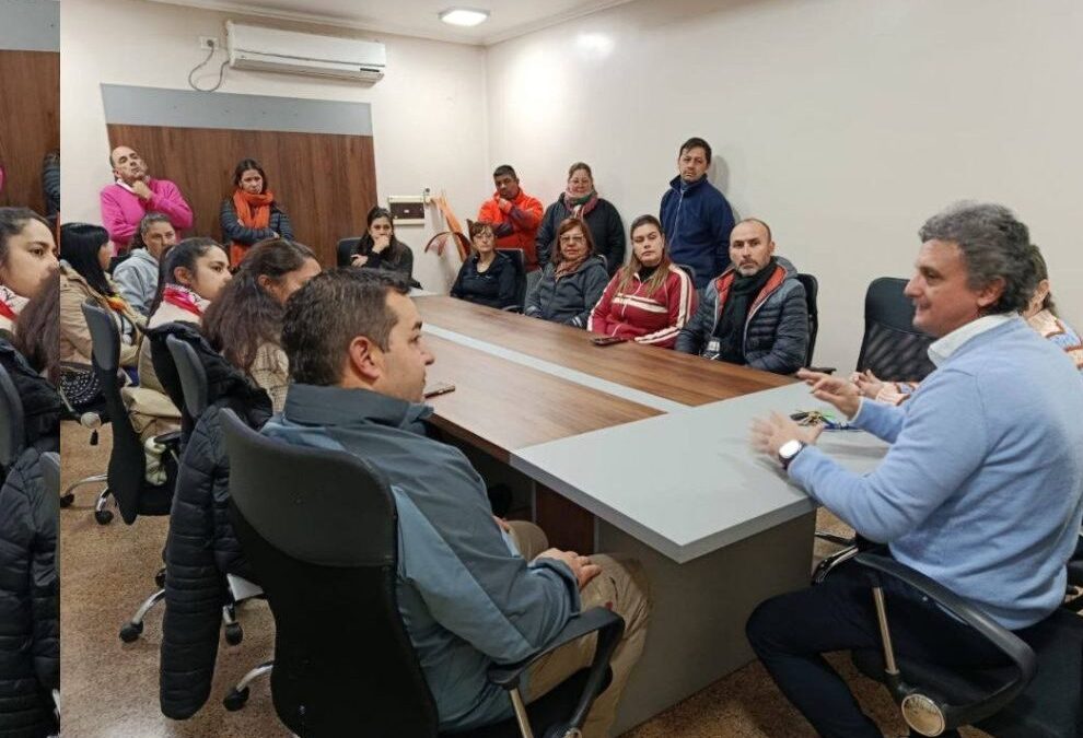 Federación: el Intendente Bravo se reunió con vecinos del barrio Los Lapachos, Temas, servicios e infraestructura