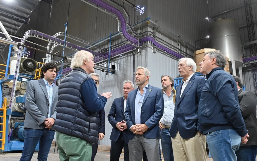 Frigerio anunció una baja de impuestos a la actividad avícola provincial