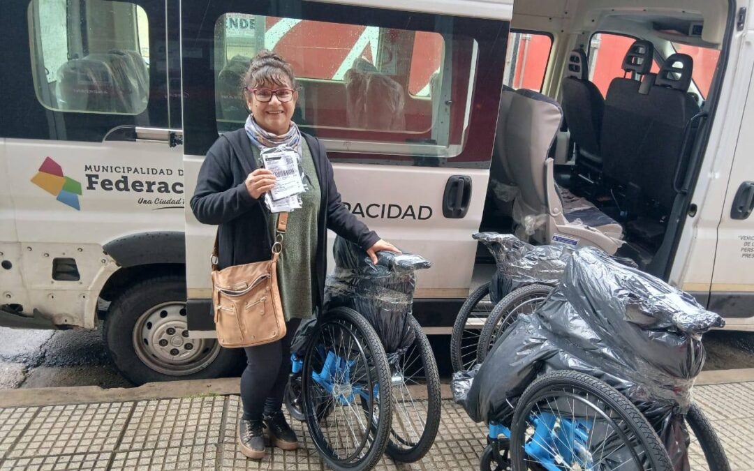 RECEPCIÓN DE NUEVOS INSUMOS PARA EL ÁREA DE DISCAPACIDAD DE LA MUNICIPALIDAD DE FEDERACIÓN.