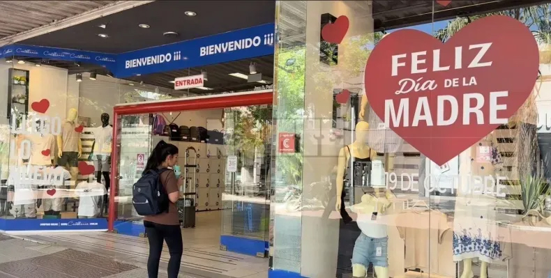 EFECTO PELUCA: Las ventas por el Día de la Madre 2025 bajaron 3,5% anual, según la CAME