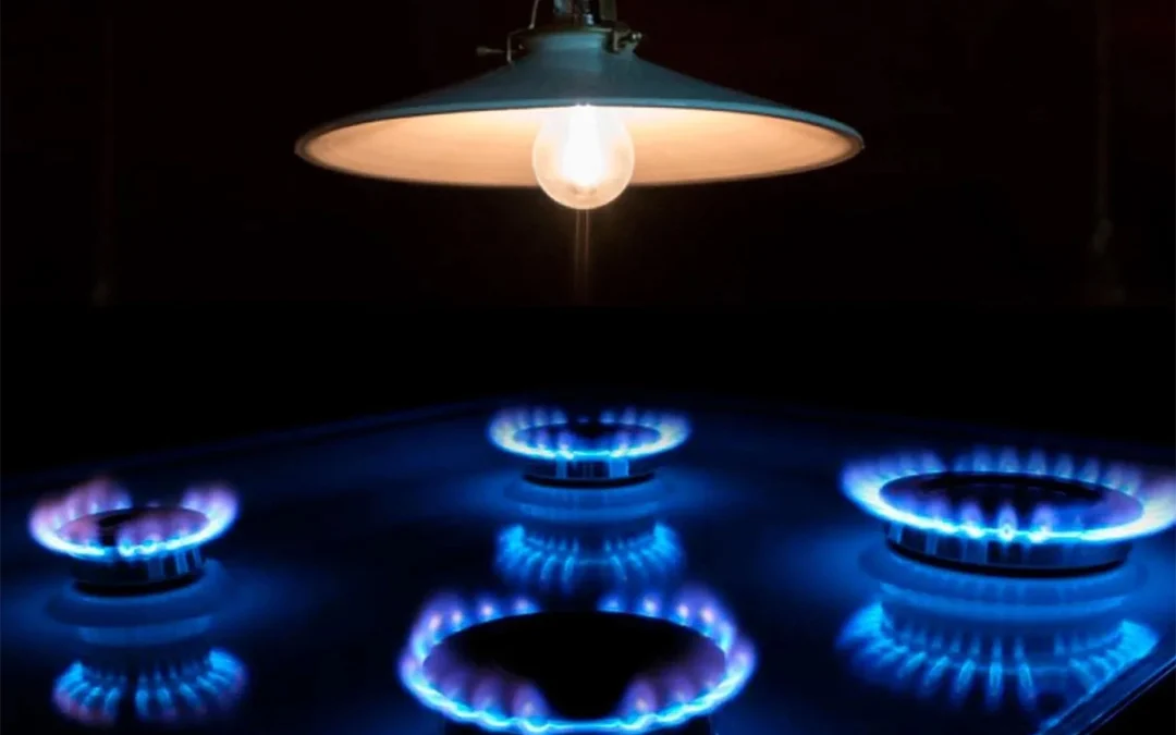 El Gobierno oficializó subas de gas y luz para octubre.