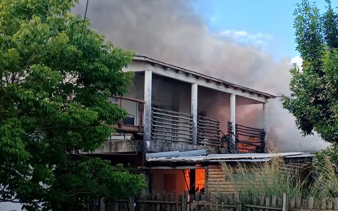 Un incendio provocó importantes daños a un complejo de cabañas en Concordia