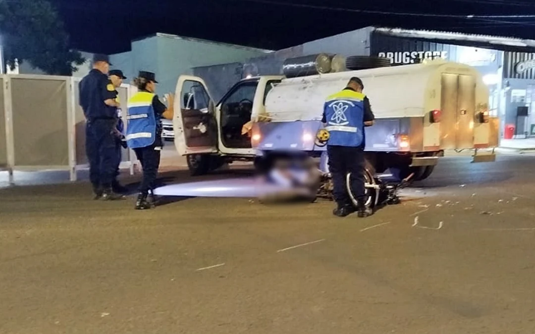 Un motociclista falleció tras chocar con un camión en una avenida de Concordia