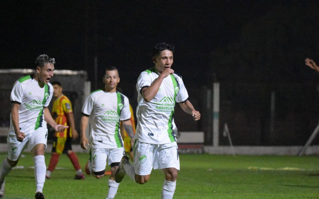 TRIUNFO DE 1° DE MAYO EN EL DEBUT