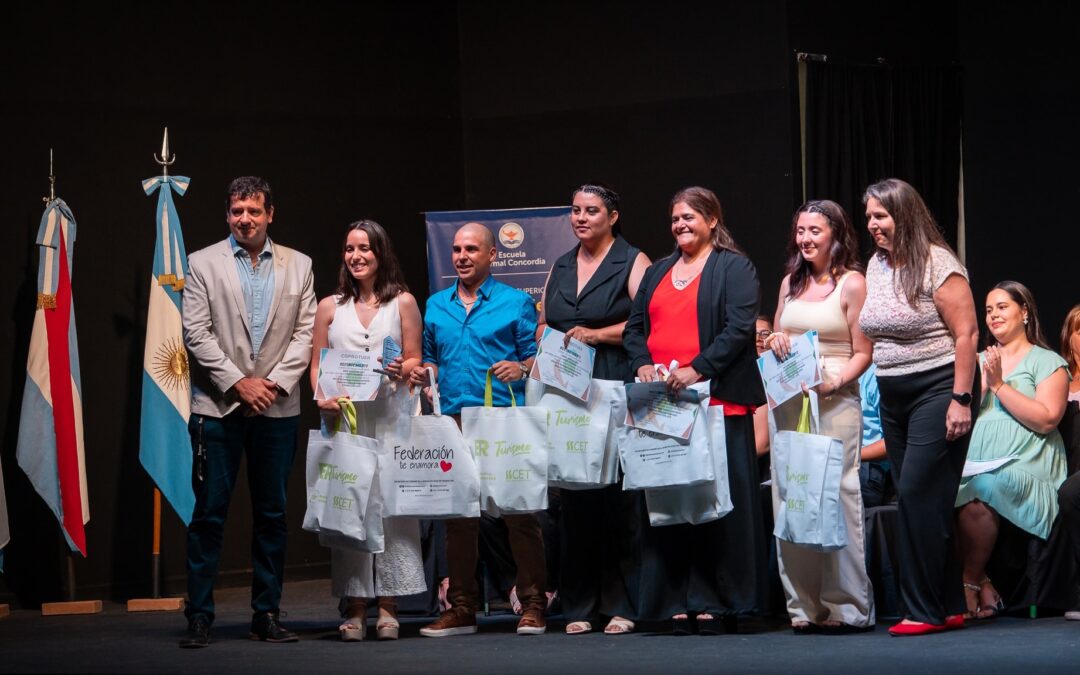 SE REALIZÓ EL ACTO DE COLACIÓN DE LA PRIMERA PROMOCIÓN DE LA TECNICATURA EN TURISMO