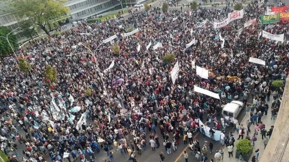 La CGT, la CTA y distintas organizaciones sociales marcharán este jueves en Paraná en rechazo a la reforma laboral