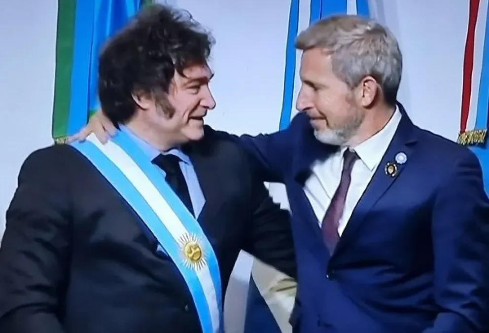 MILEI PAGA A LOS APLAUDIDORES