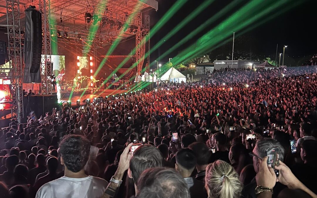 Al ritmo de Ke Personajes, la Fiesta Nacional del Lago concluyó la 42º edición