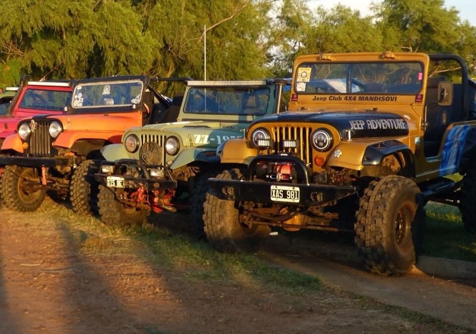 Organizan en Santa Ana una actividad nocturna junto a Jeep 4×4 Mandisoví