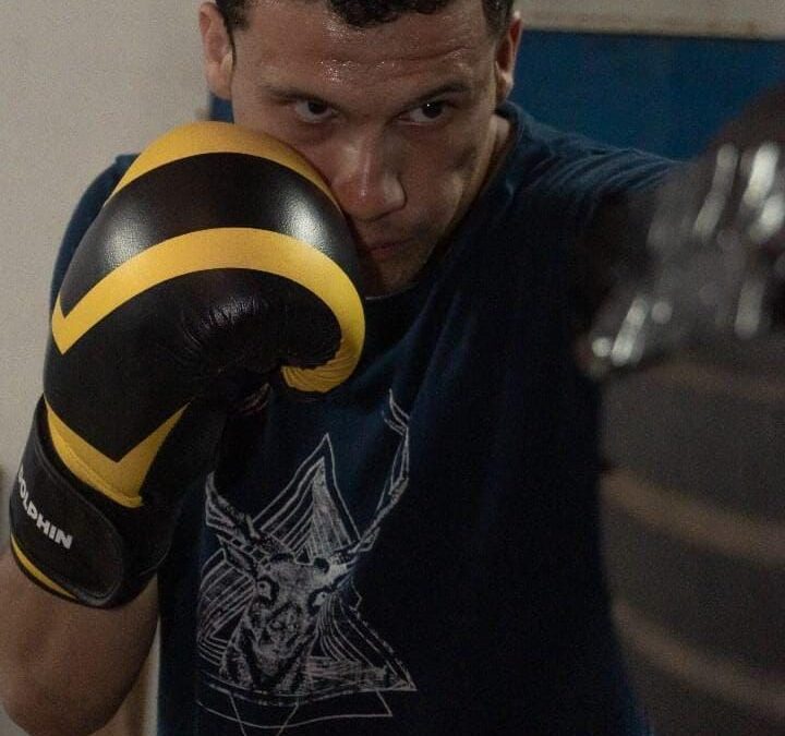 ALDO MORETTI SE CALZÓ LOS GUANTES