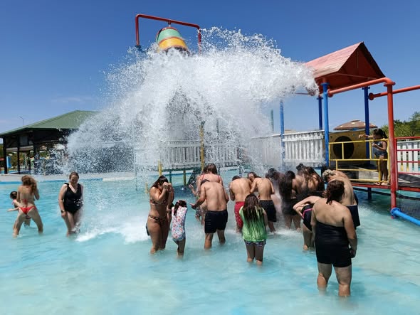 FEDERACIÓN: EL FIN DE SEMANA LARGO DE CARNAVAL DEJÓ 17.467 INGRESOS AL PARQUE TERMAL Y ACUÁTICO