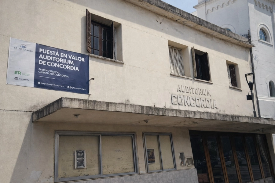 CON LA PLATA DE SALTO GRANDE…  Comenzaron los trabajos para poner en valor el Auditórium de Concordia