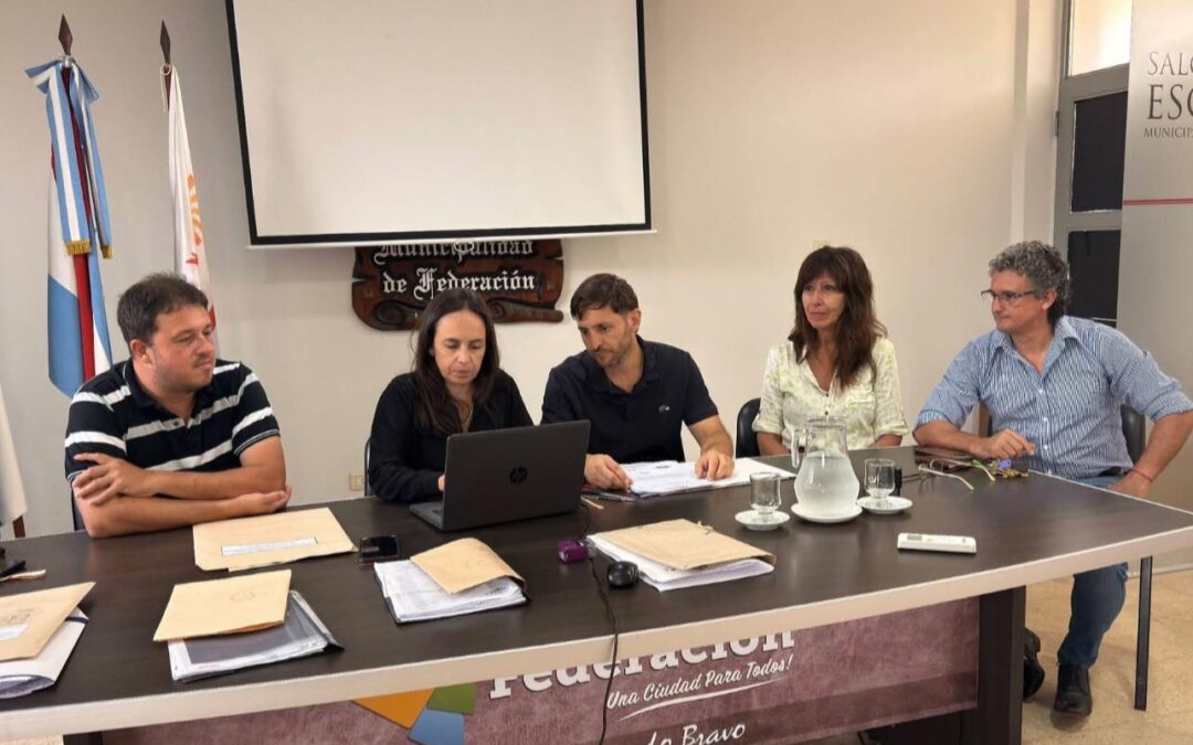 APERTURA DE SOBRES DE LA LICITACIÓN PARA LA COMPRA DE UN CAMIÓN RECOLECTOR