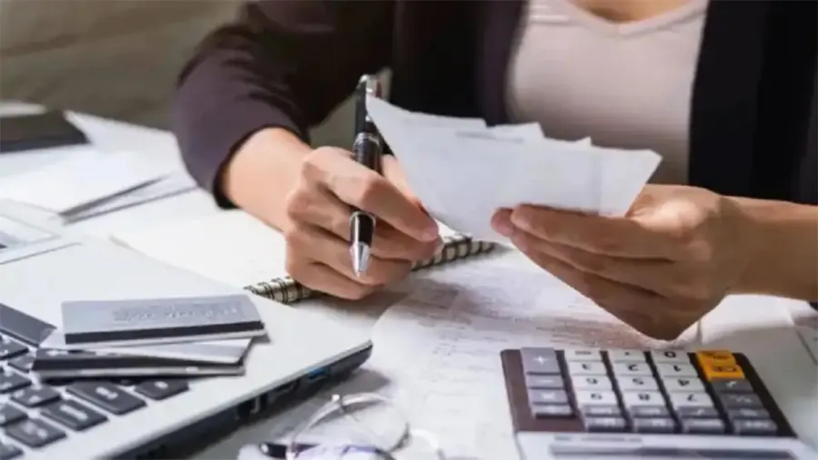 La Libertad Endeuda: 6 de 10 familias toman deuda para comer, y 9 de cada 10 tiene problemas para pagar