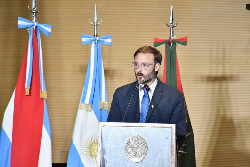 Azcué presentó el plan de infraestructura “Hacia el Bicentenario” y anunció la disolución del INVyTAM