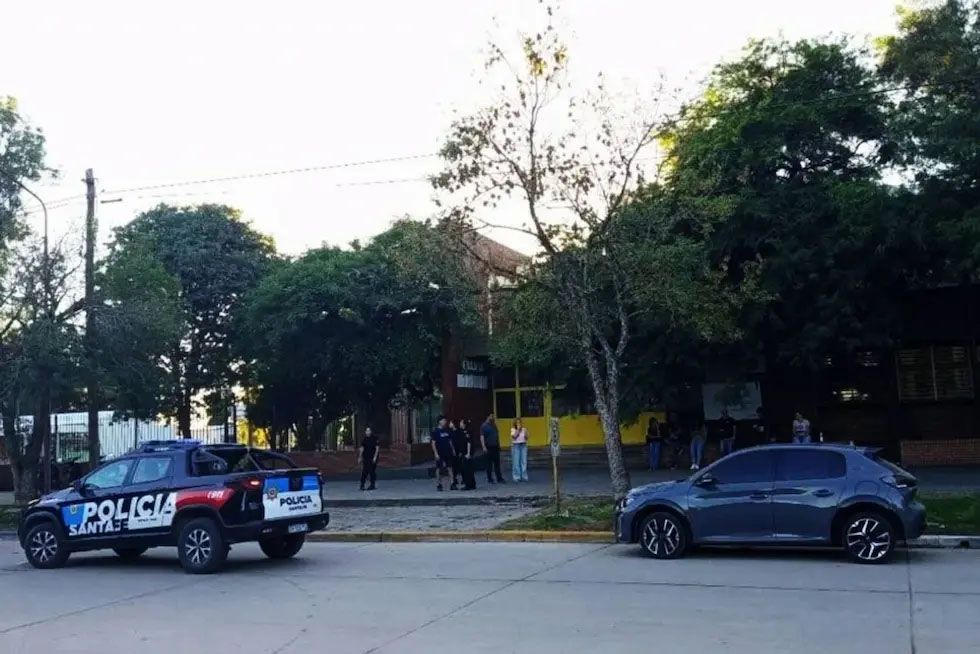 Horror en Santa Fe: un alumno llevó al colegio una escopeta y mató a un compañero