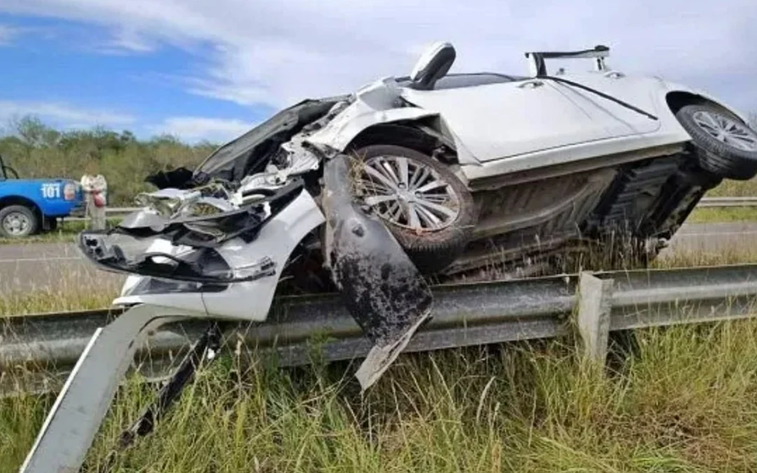 Conductora concordiense protagonizó un despiste en la Autovía 14 y terminó sobre el guardarrail