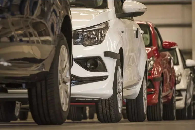 AL HORNO CON LOS PELUCAS: Las ventas de autos 0km cayeron un 10% interanual en abril