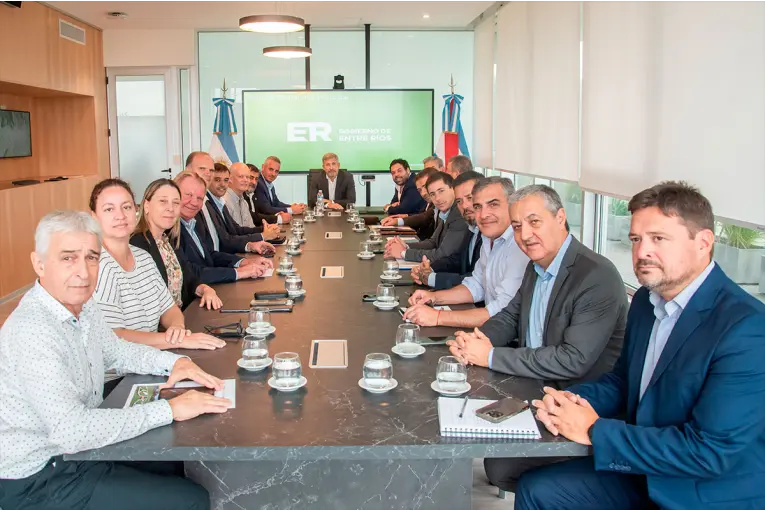 Frigerio se reunió con intendentes vecinalistas para optimizar la gestión