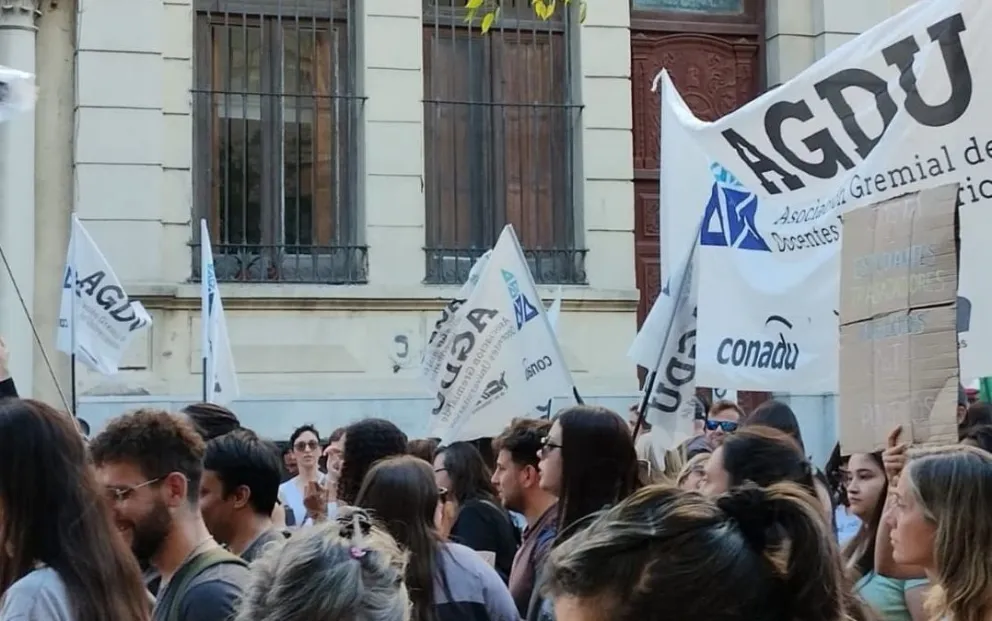 Docentes universitarios entrerrianos inician una semana de paro total