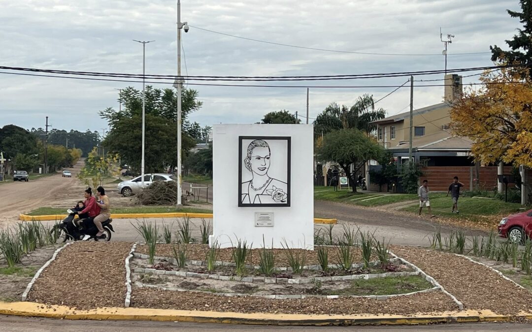 Federación embellece sus accesos con jardines realizados con plantas del vivero municipal