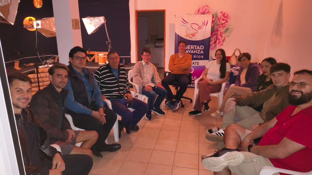 REUNIÓN ENTRE PRO Y LA LIBERTAD AVANZA EN FEDERACIÓN: BENÍTEZ RATIFICA SU CANDIDATURA A INTENDENTE