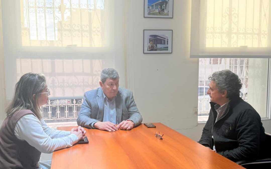 EL INTENDENTE BRAVO MANTUVO UNA IMPORTANTE REUNIÓN EN PARANÁ CON EL PRESIDENTE DEL IAPV