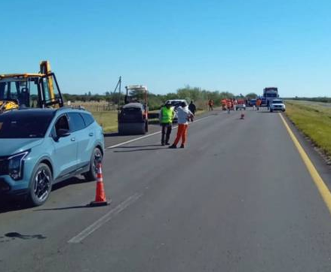 Un camión atropelló a un operario en la Ruta 14 y se dio a la fuga