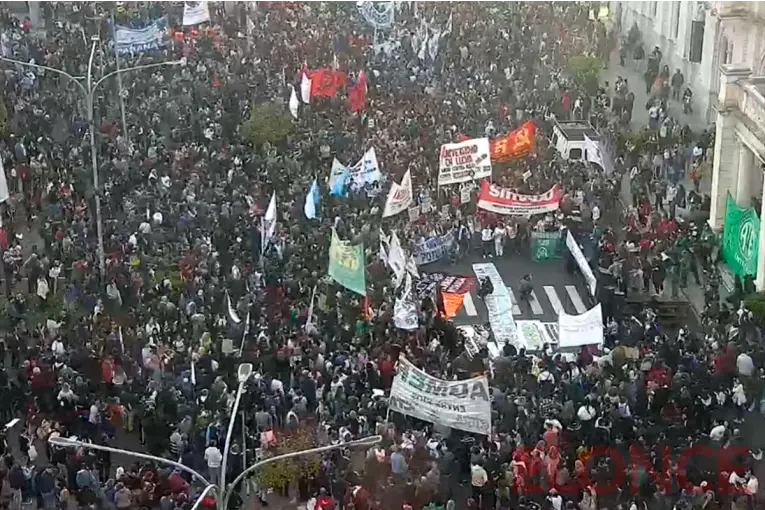 La Marcha Universitaria se replicó en Paraná: los testimonios e imágenes