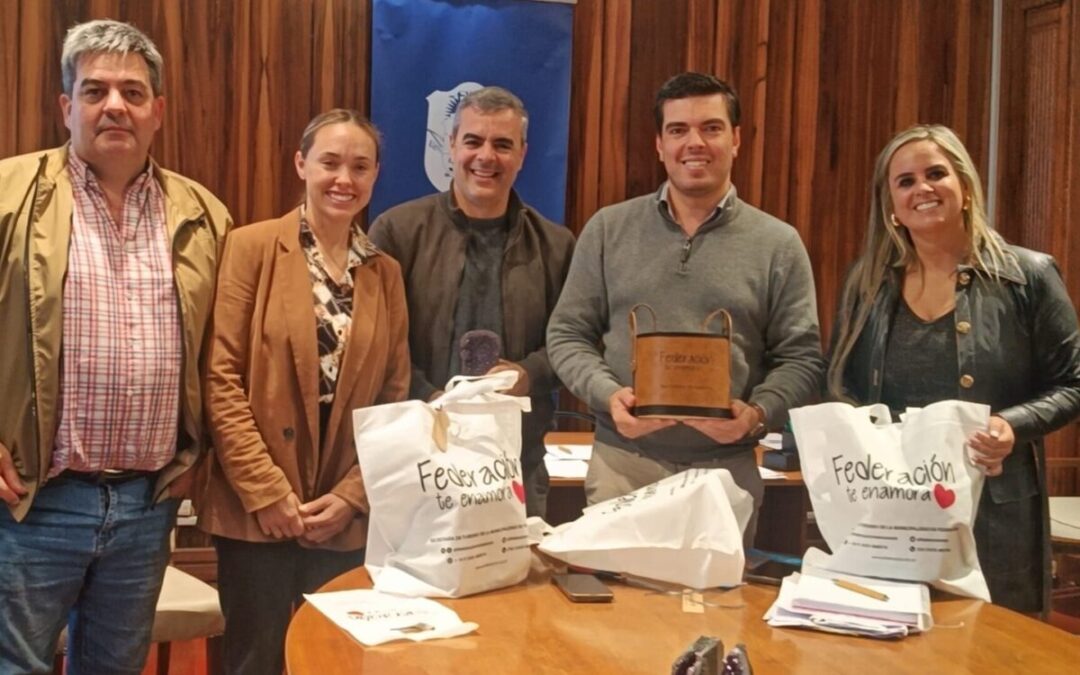 Intercambio; SE TRABAJA PARA CONSOLIDADR UN CONVENIO – ACUERDO CON ARTIGAS, URUGUAY, PARA INTERCAMBIO TURISTICO Y ACTIVIDADES CULTURALES DEPORTIVAS.