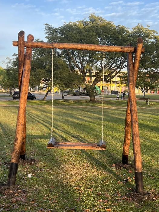 Nueva hamaca en la Costanera de Federación suma un espacio más para vecinos y turistas*