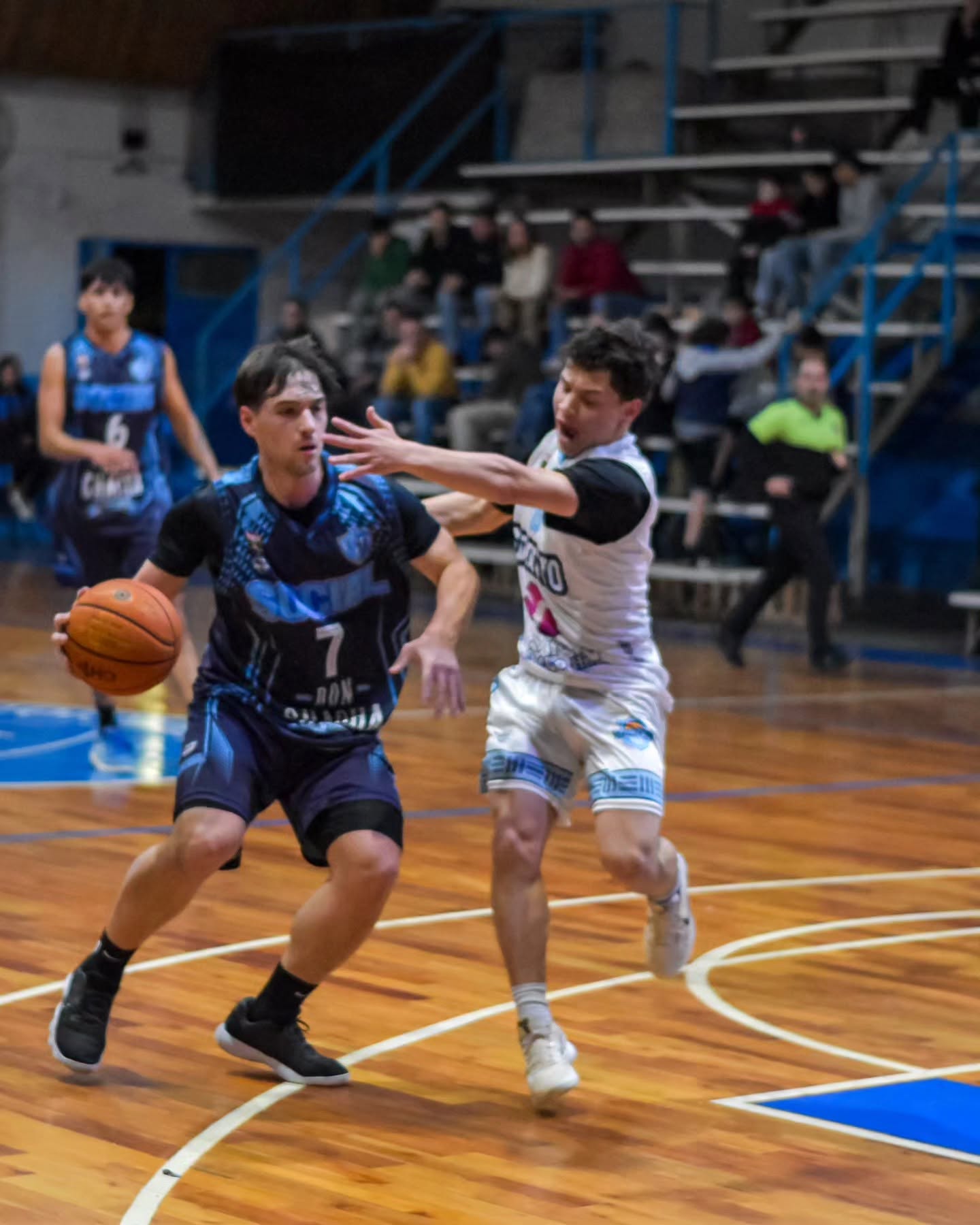 Básquet asociativo: Social reaccionó, goleó y llevó la serie al tercer juego