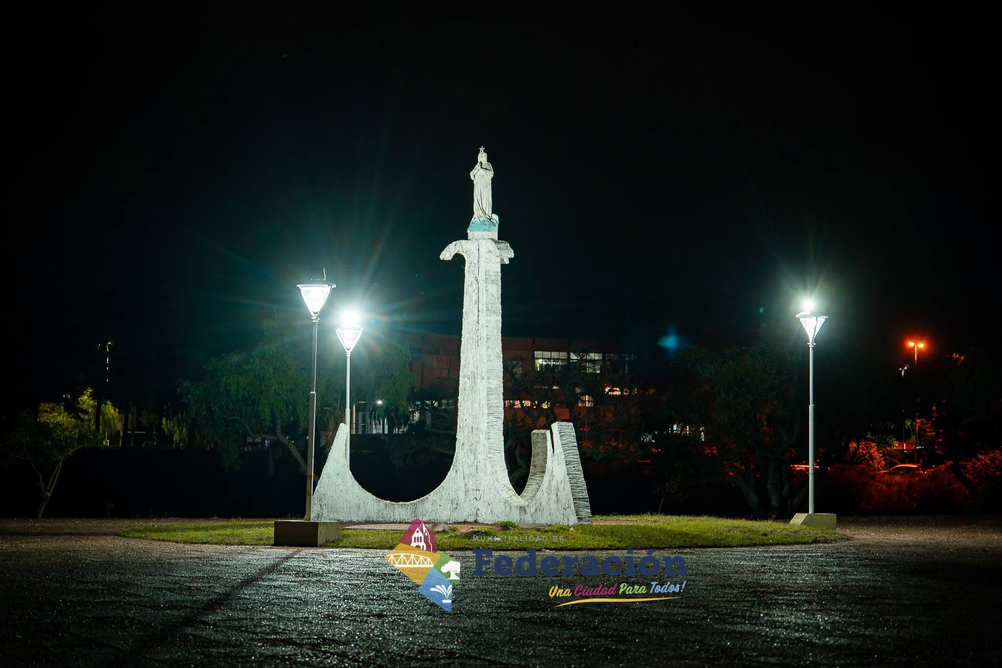EL MUNICIPIO TRABAJA EN LA ILUMINACIÓN DEL PASEO STELLA MARIS, A LO QUE SE SUMA LA CONSTRUCCIÓN DEL MIRADOR