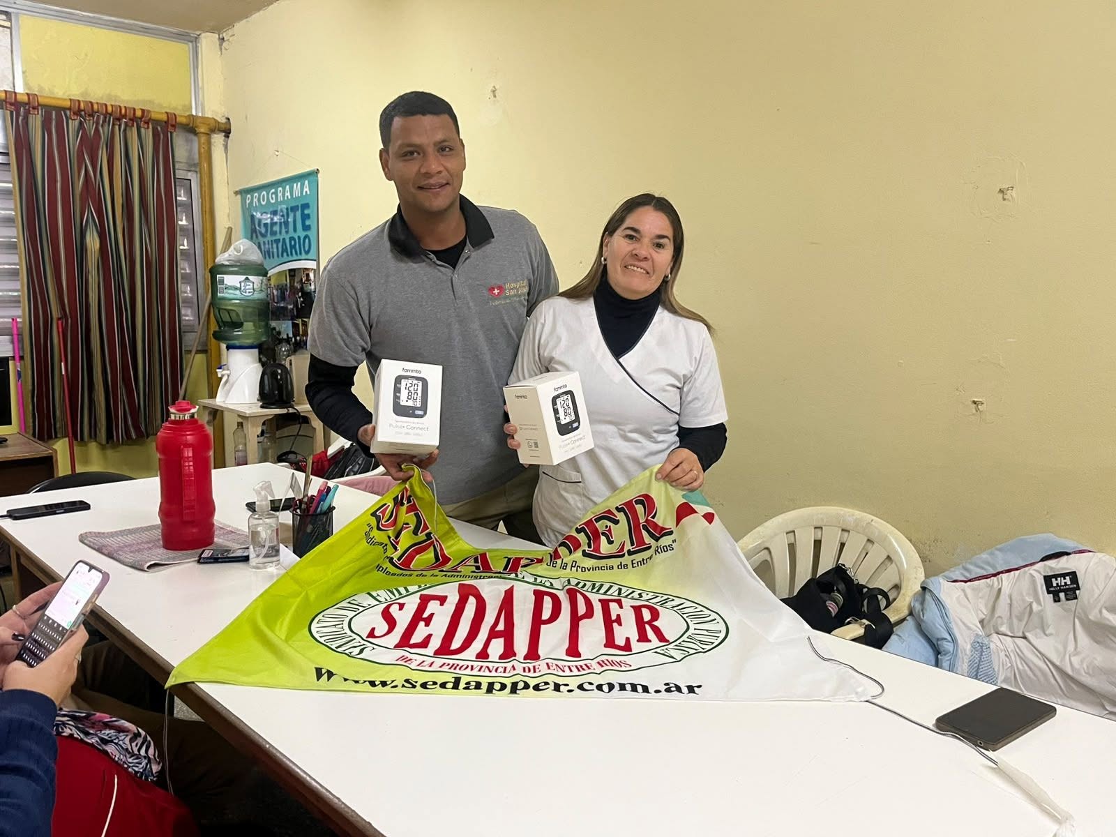 SEDAPPER DONÓ DOS TENSIÓMETROS DIGITALES AL ÁREA DE AGENTES SANITARIOS DEL HOSPITAL SAN JOSÉ
