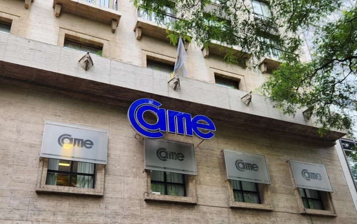 La CAME le solicitó a Caputo que ARCA suspenda embargos y no les aplique multas a las PyMEs