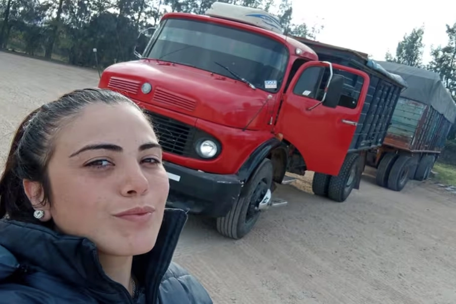 La historia de una joven entrerriana que maneja un camión y lucha por cumplir un sueño