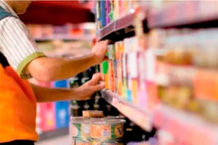 Empleados de comercio cobrarán básicos desde $1,2 millones en julio: las escalas completas