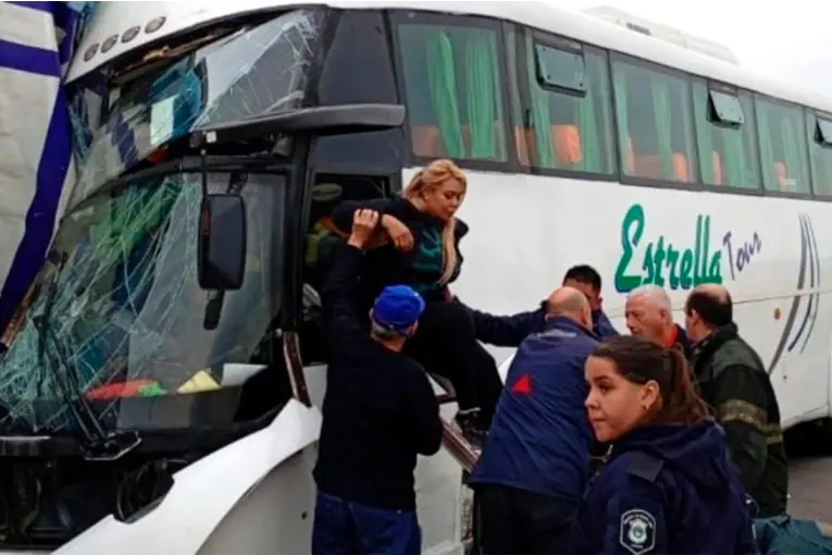 Emprendedores de Concordia volvieron a sus hogares tras violento accidente en Panamericana