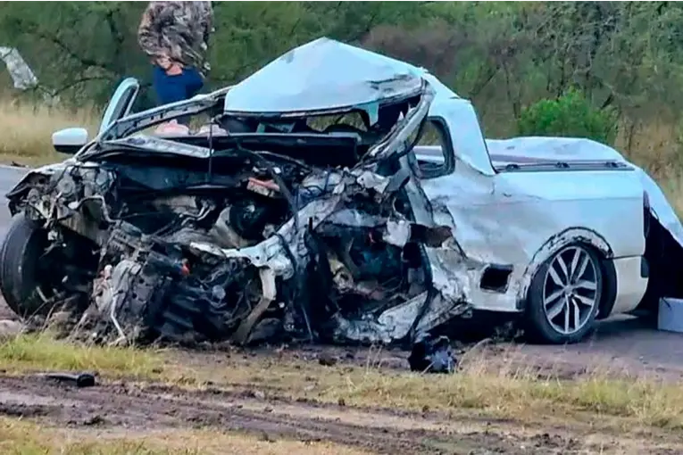 Dos muertos tras choque frontal de camionetas sobre Ruta 12, a la altura de La Paz