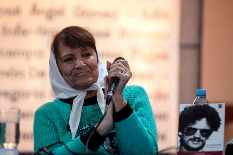 Murió Taty Almeida, histórica referente de Madres de Plaza de Mayo, tenía 95 años