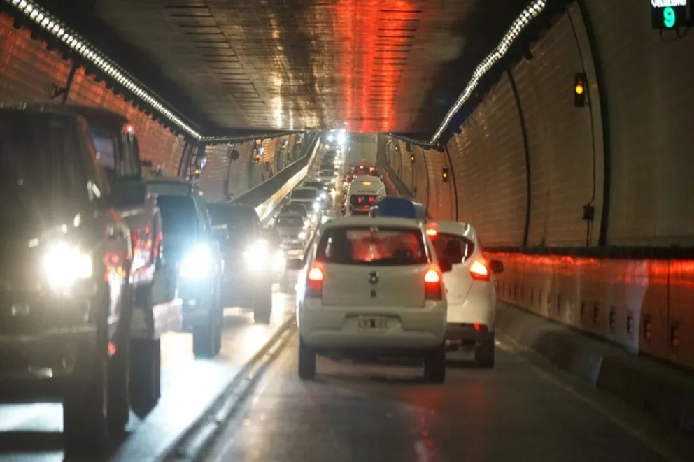 Evalúan la viabilidad técnica para habilitar el tránsito de bitrenes en el Túnel Subfluvial